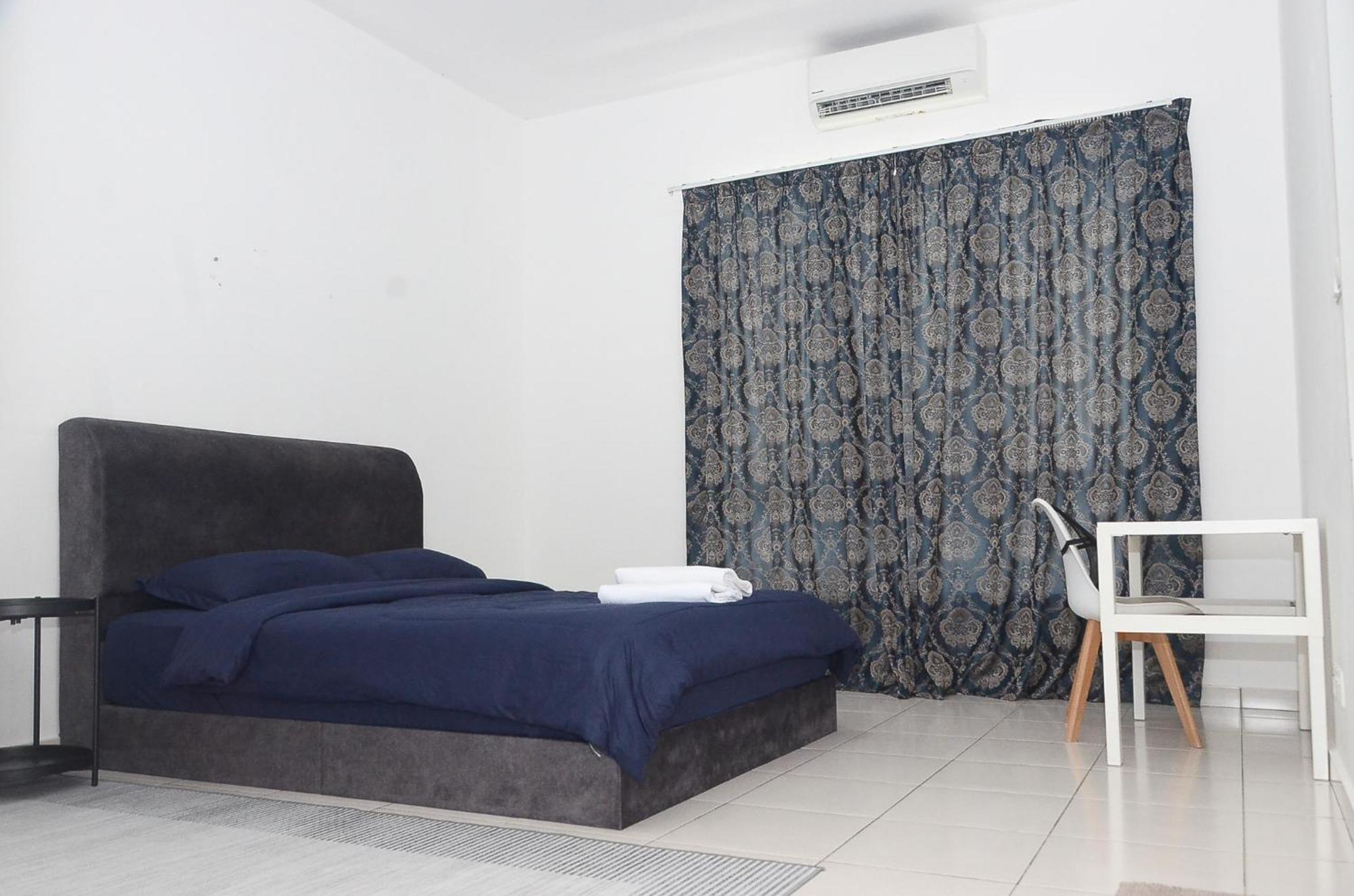 Modern 4br Double Storey @ Setia Alam Holiday home