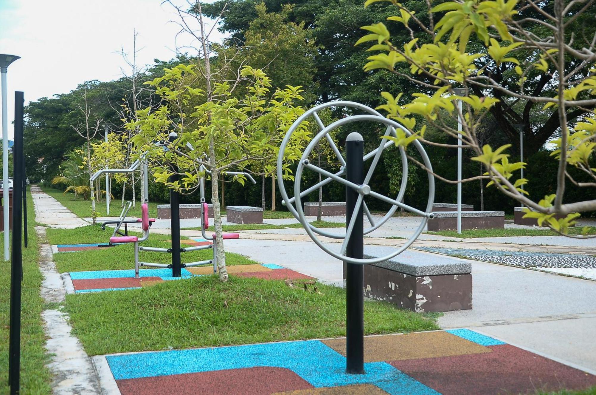 Holiday home Modern 4br Double Storey @ Setia Alam *